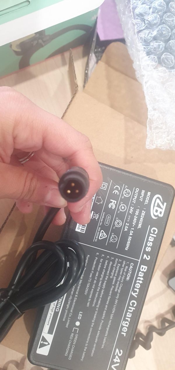 Lithium Charger for E-Traveller 2A/2000mA - Image 2